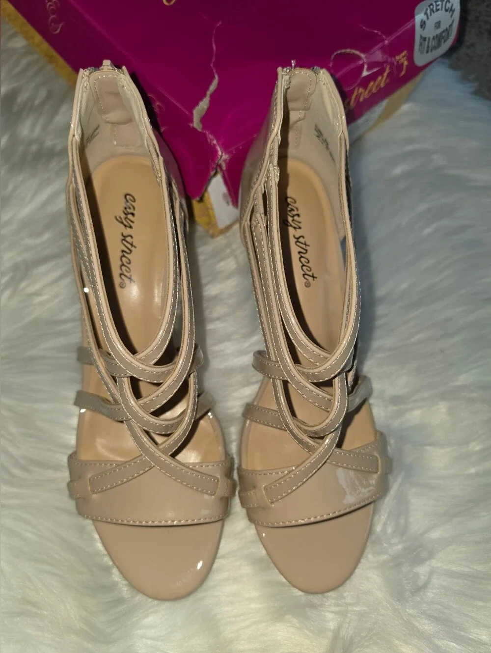 Easy Street Womens Bee Sandal, Nude, 8M